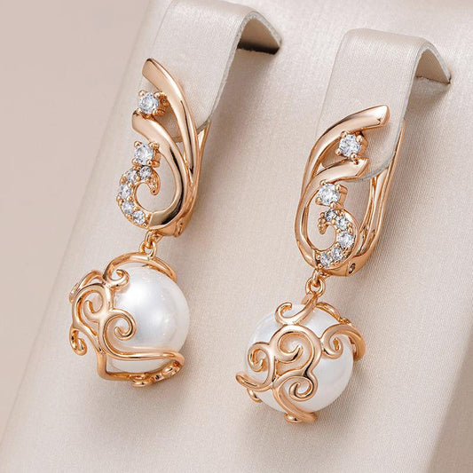 Elegant earrings with freshwater pearls